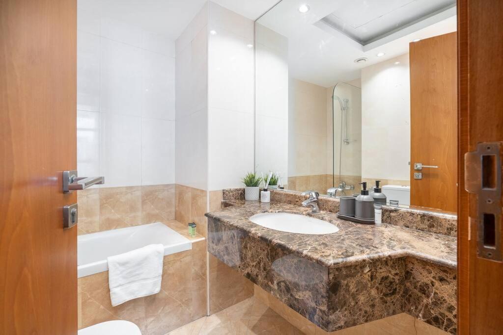 Havn -1 Bedroom With Marina View Dubaï